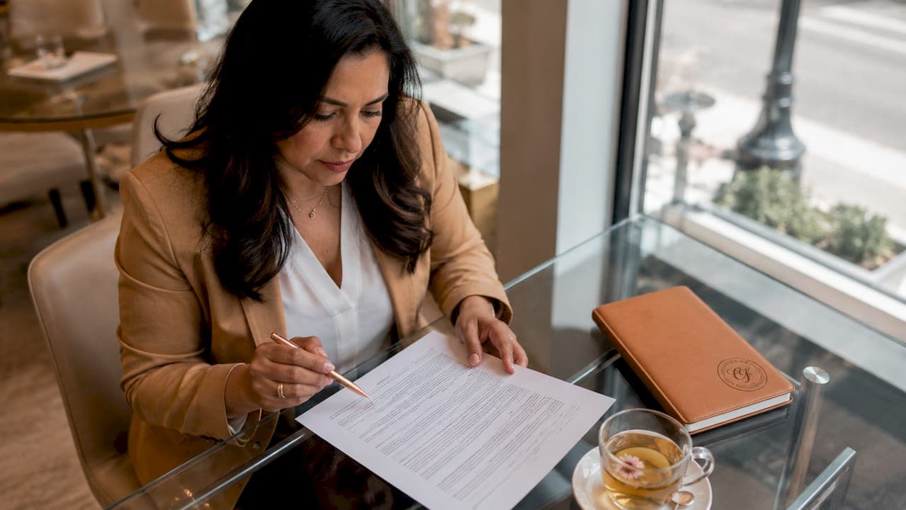Why a Notary Cannot Give Legal Advice: Clear Limits